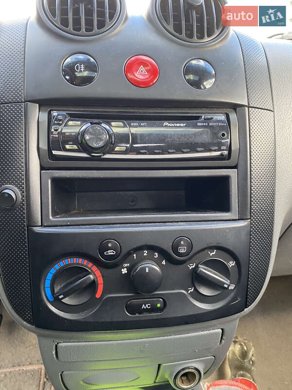 Хэтчбек Chevrolet Aveo 2005 в Броварах