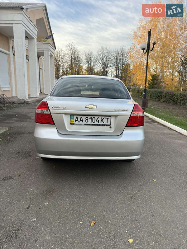 Седан Chevrolet Aveo 2011 в Апостолово