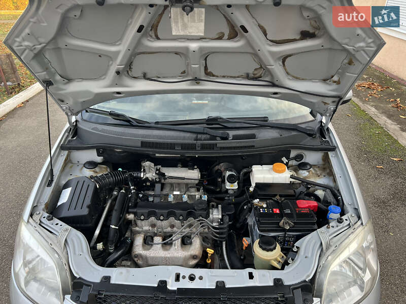 Седан Chevrolet Aveo 2011 в Апостолово