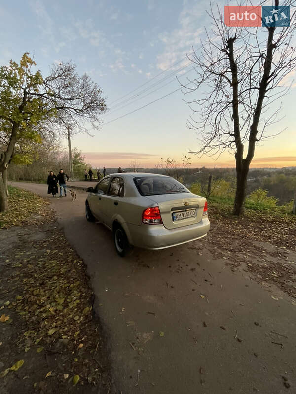 Седан Chevrolet Aveo 2005 в Житомирі