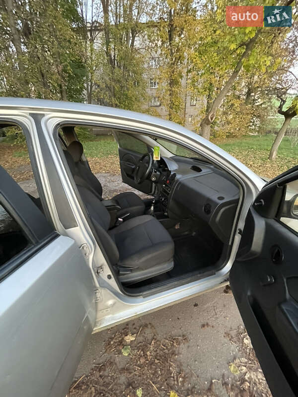 Седан Chevrolet Aveo 2005 в Житомирі