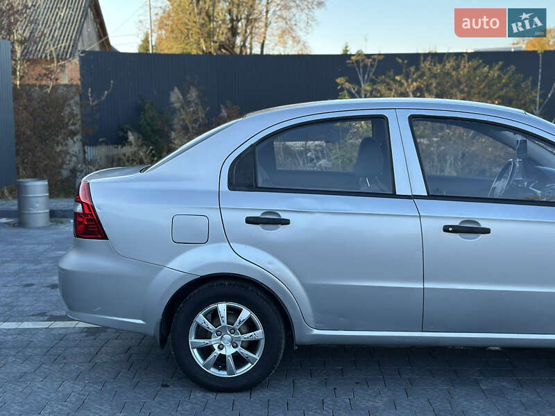 Седан Chevrolet Aveo 2006 в Самборе