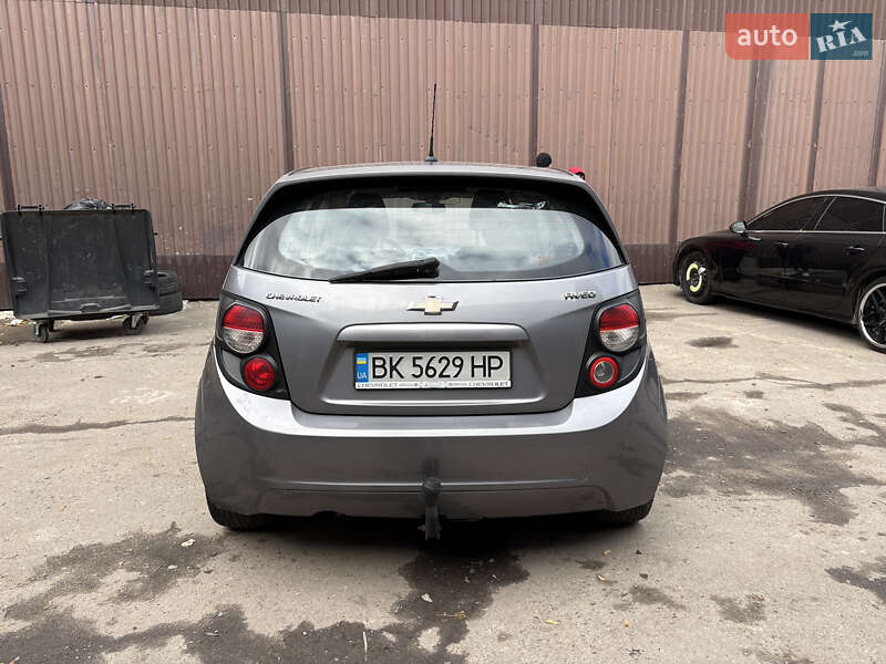 Хэтчбек Chevrolet Aveo 2012 в Ровно
