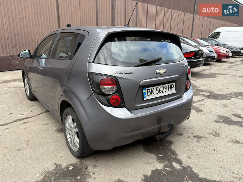 Хэтчбек Chevrolet Aveo 2012 в Ровно