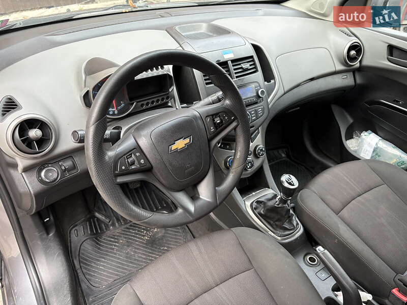 Хэтчбек Chevrolet Aveo 2012 в Ровно