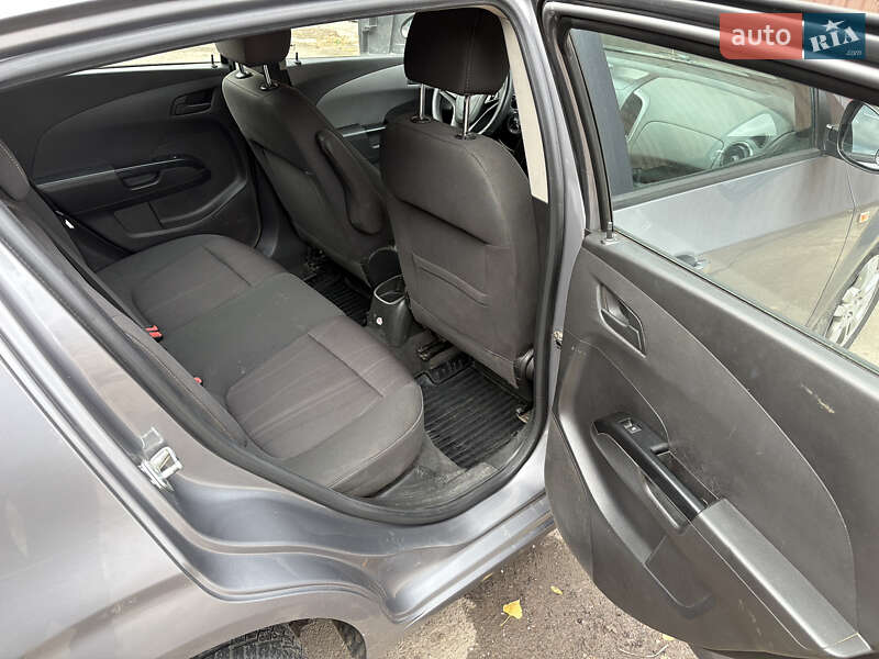 Хэтчбек Chevrolet Aveo 2012 в Ровно