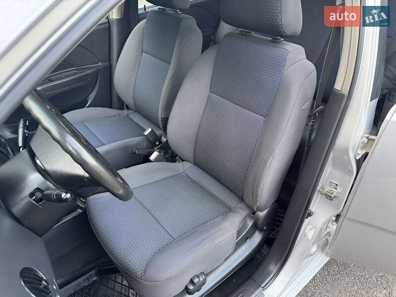 Хэтчбек Chevrolet Aveo 2007 в Киеве фото 32 Хэтчбек Chevrolet Aveo 2007 в Киеве