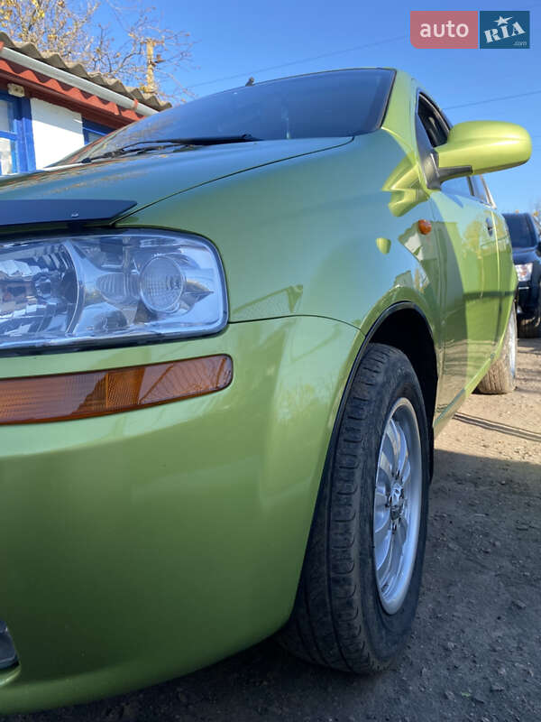 Седан Chevrolet Aveo 2005 в Николаеве фото 3 Седан Chevrolet Aveo 2005 в Николаеве