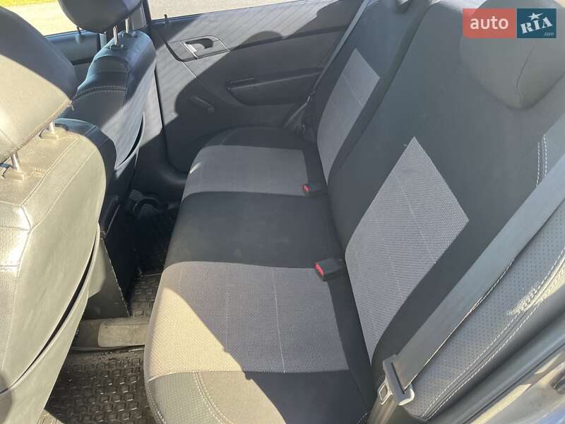 Седан Chevrolet Aveo 2009 в Львове