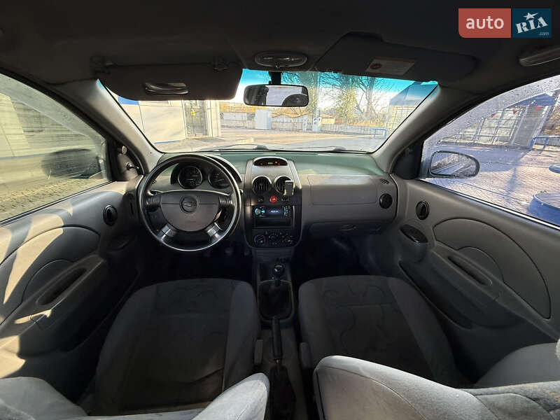 Седан Chevrolet Aveo 2004 в Запорожье фото 5 Седан Chevrolet Aveo 2004 в Запорожье