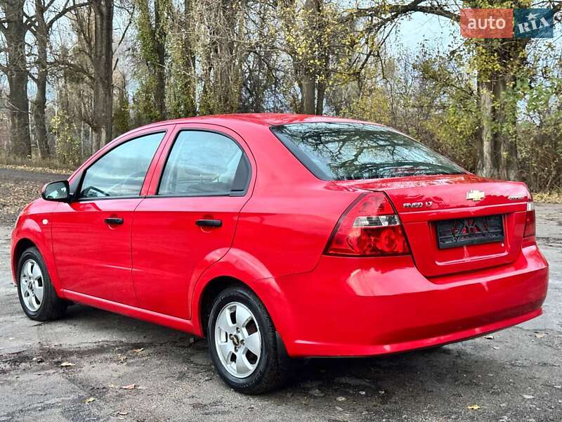 Седан Chevrolet Aveo 2011 в Охтирці