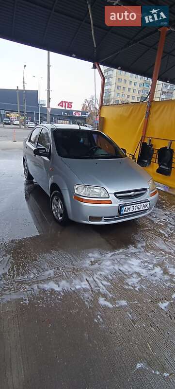 Седан Chevrolet Aveo 2004 в Бердичеве