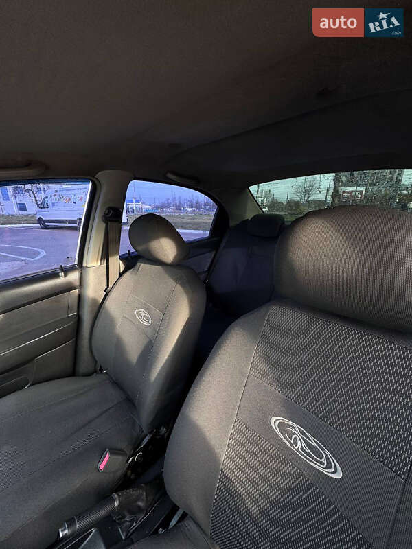 Седан Chevrolet Aveo 2008 в Житомире