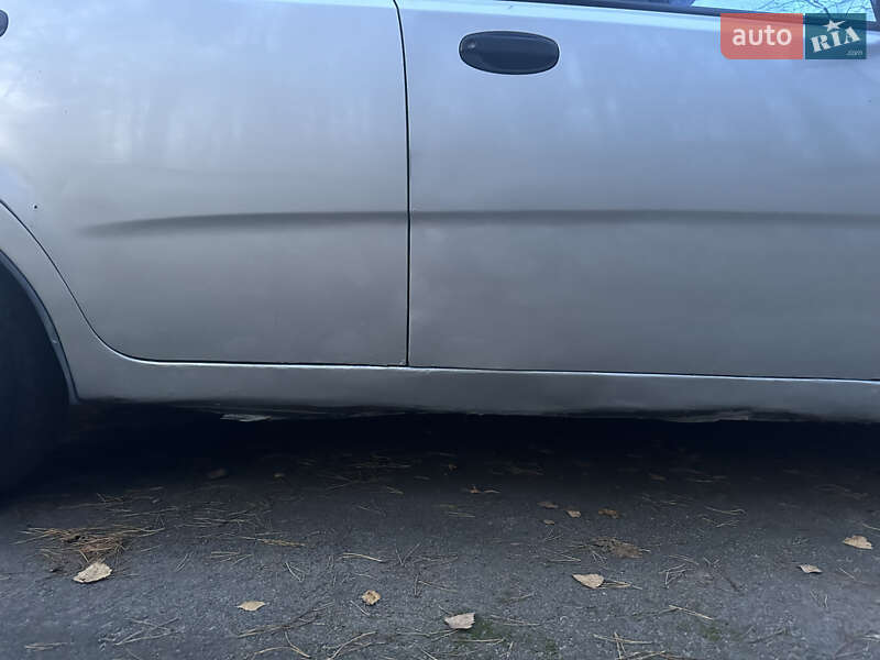 Седан Chevrolet Aveo 2006 в Киеве