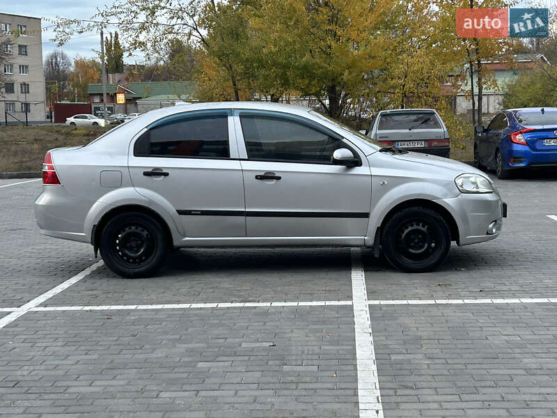 Седан Chevrolet Aveo 2007 в Днепре