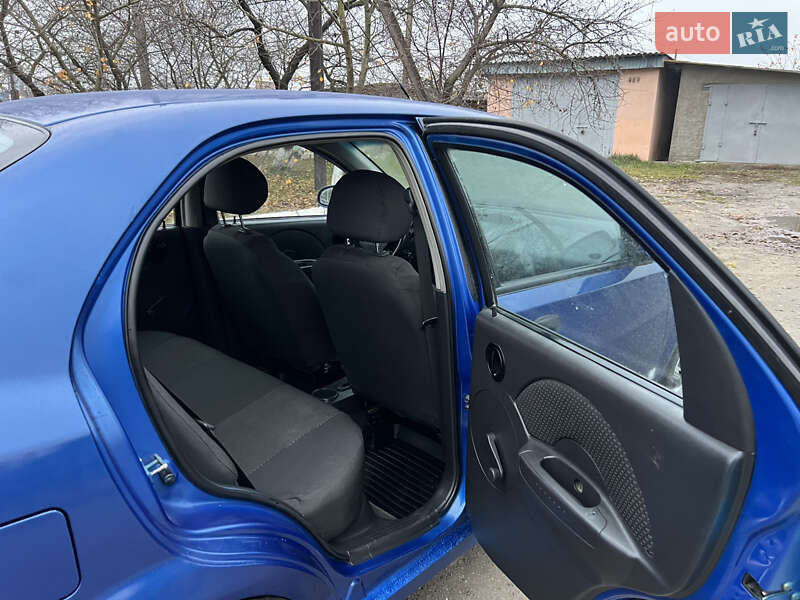 Седан Chevrolet Aveo 2005 в Изяславе