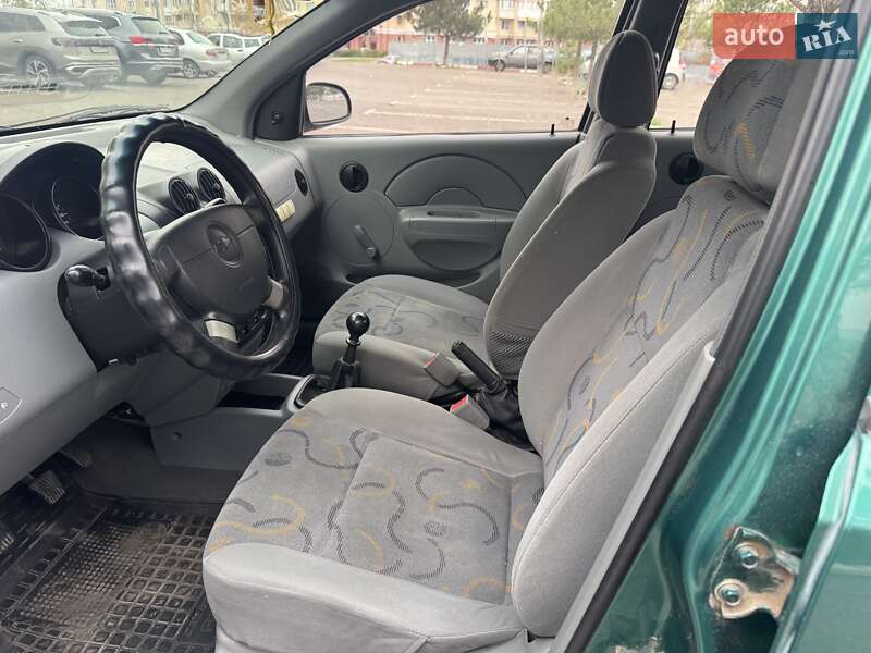 Седан Chevrolet Aveo 2004 в Николаеве