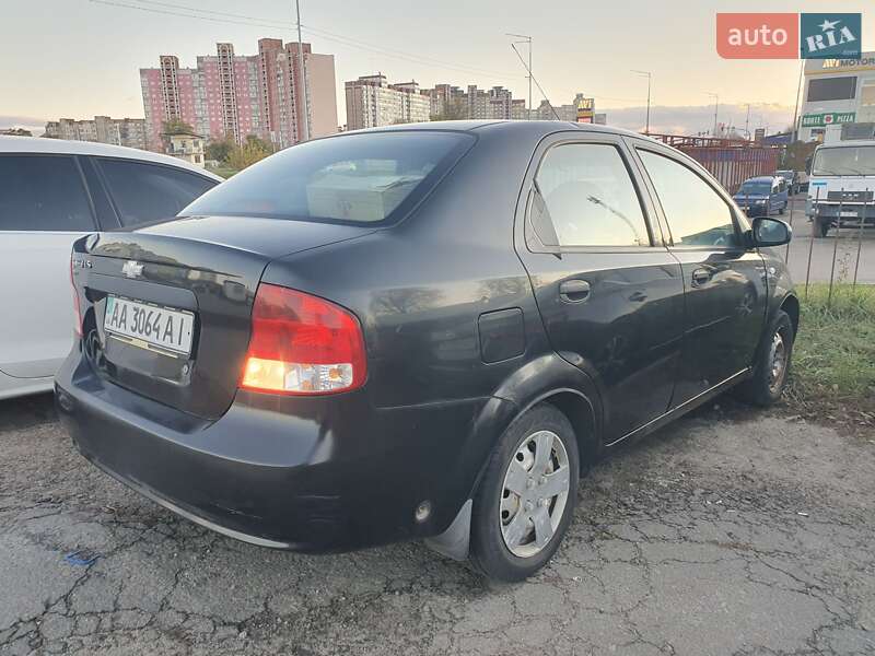 Седан Chevrolet Aveo 2006 в Киеве
