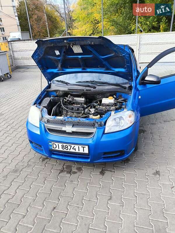 Седан Chevrolet Aveo 2008 в Кривом Роге