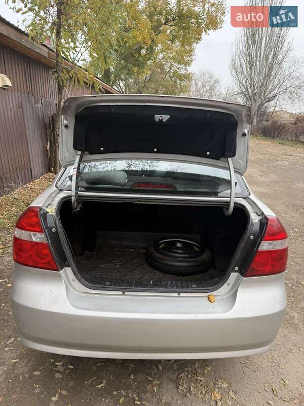 Седан Chevrolet Aveo 2007 в Днепре