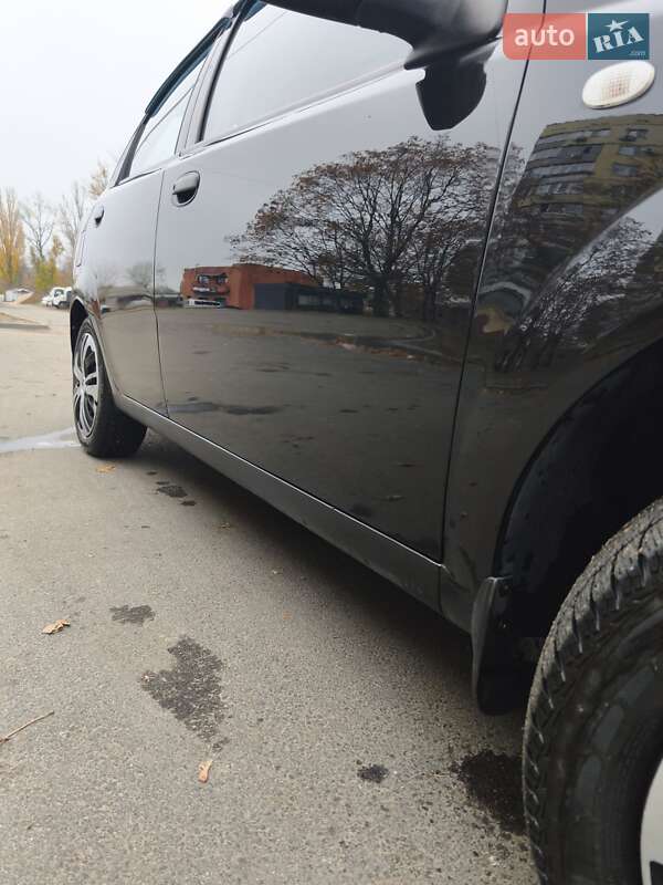 Седан Chevrolet Aveo 2006 в Днепре