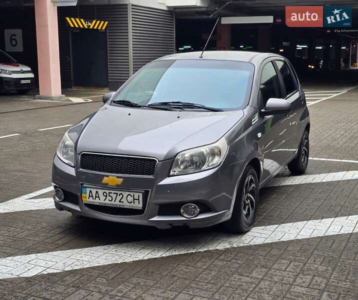 Хэтчбек Chevrolet Aveo 2011 в Киеве