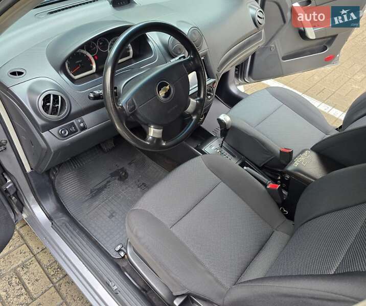 Хэтчбек Chevrolet Aveo 2011 в Киеве