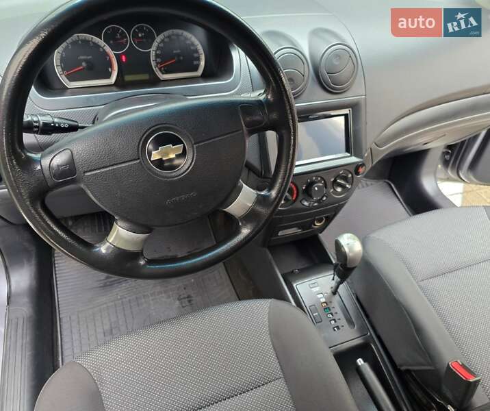 Хэтчбек Chevrolet Aveo 2011 в Киеве