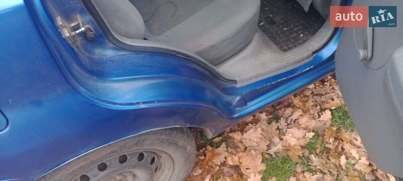 Хэтчбек Chevrolet Aveo 2005 в Люботине фото 8 Хэтчбек Chevrolet Aveo 2005 в Люботине