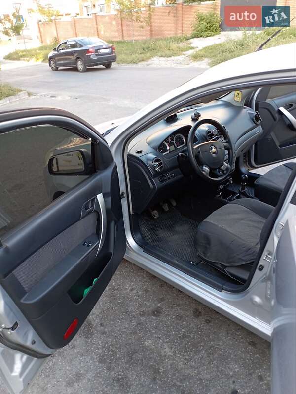 Хэтчбек Chevrolet Aveo 2009 в Харькове