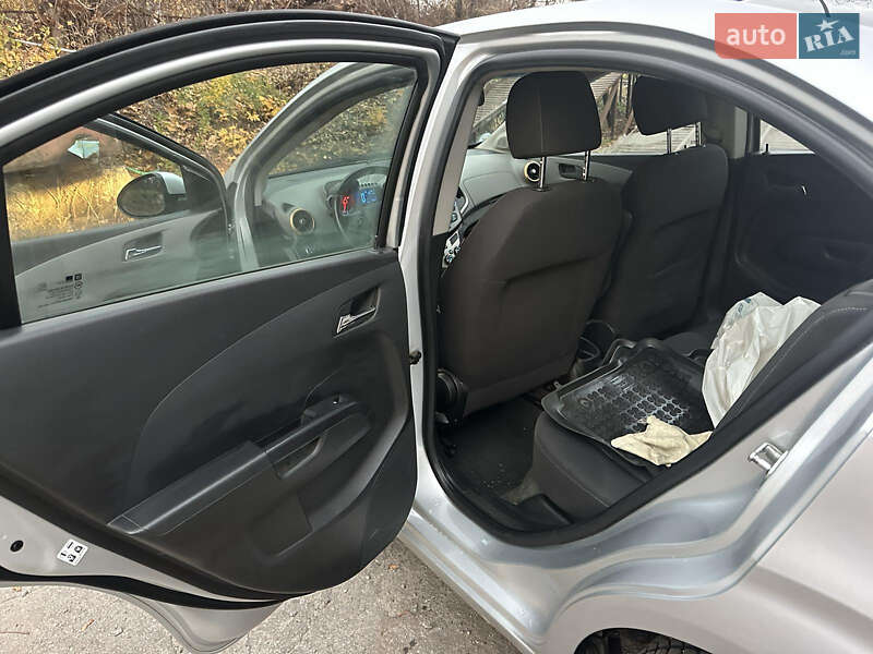 Седан Chevrolet Aveo 2012 в Харкові