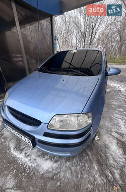 Седан Chevrolet Aveo 2004 в Дніпрі