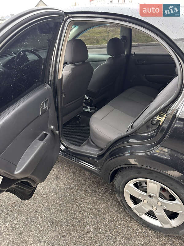 Седан Chevrolet Aveo 2007 в Києві