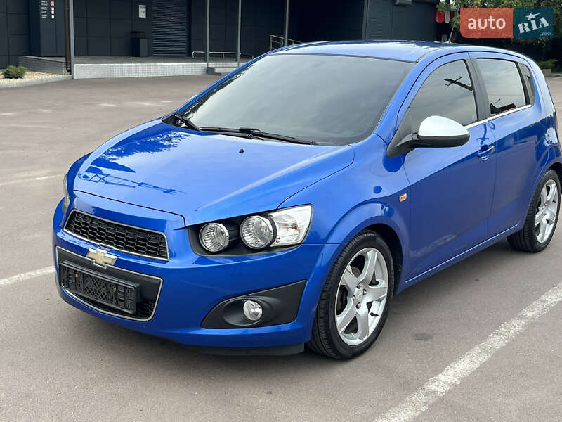 Хэтчбек Chevrolet Aveo 2012 в Киеве