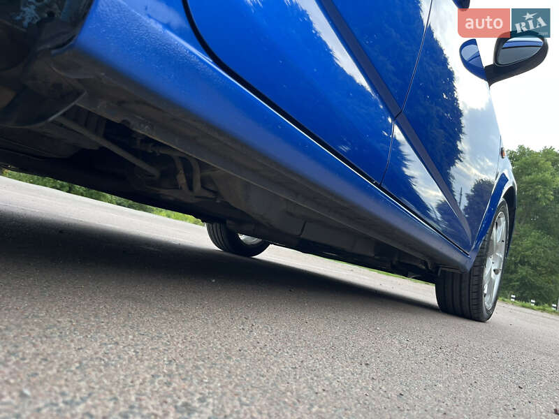 Хэтчбек Chevrolet Aveo 2012 в Киеве