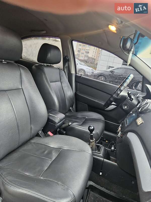 Седан Chevrolet Aveo 2008 в Сумах