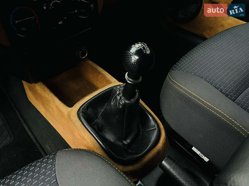 Хэтчбек Chevrolet Aveo 2005 в Харькове