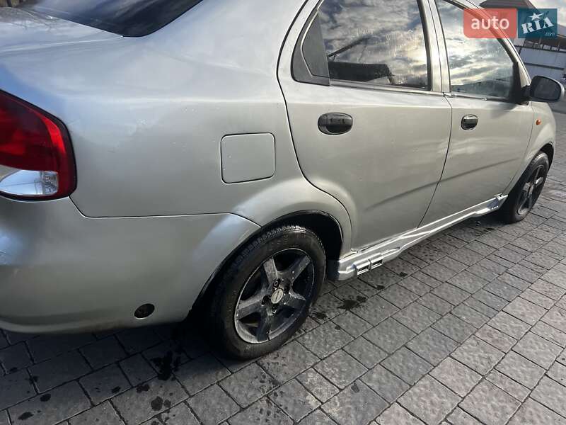 Седан Chevrolet Aveo 2004 в Тячеве фото 5 Седан Chevrolet Aveo 2004 в Тячеве