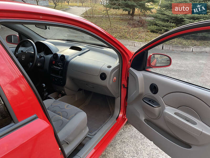 Седан Chevrolet Aveo 2005 в Нетішині