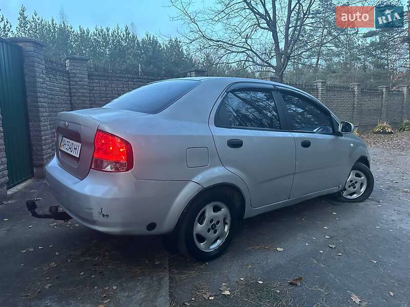 Седан Chevrolet Aveo 2006 в Киеве