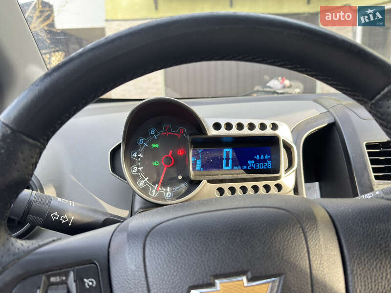 Хэтчбек Chevrolet Aveo 2012 в Ивано-Франковске