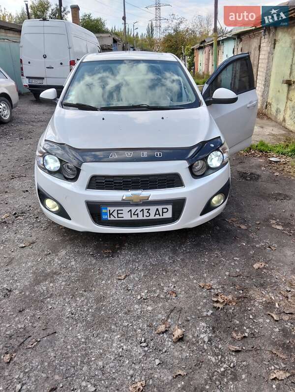 Седан Chevrolet Aveo 2013 в Кривом Роге