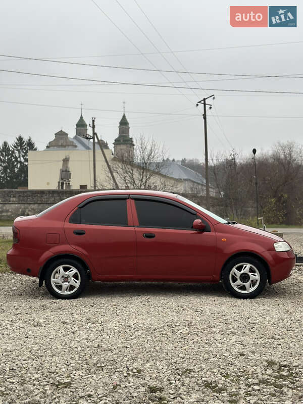 Седан Chevrolet Aveo 2005 в Тернополі