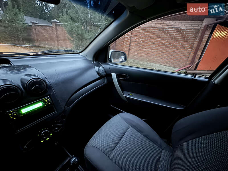 Седан Chevrolet Aveo 2006 в Львове
