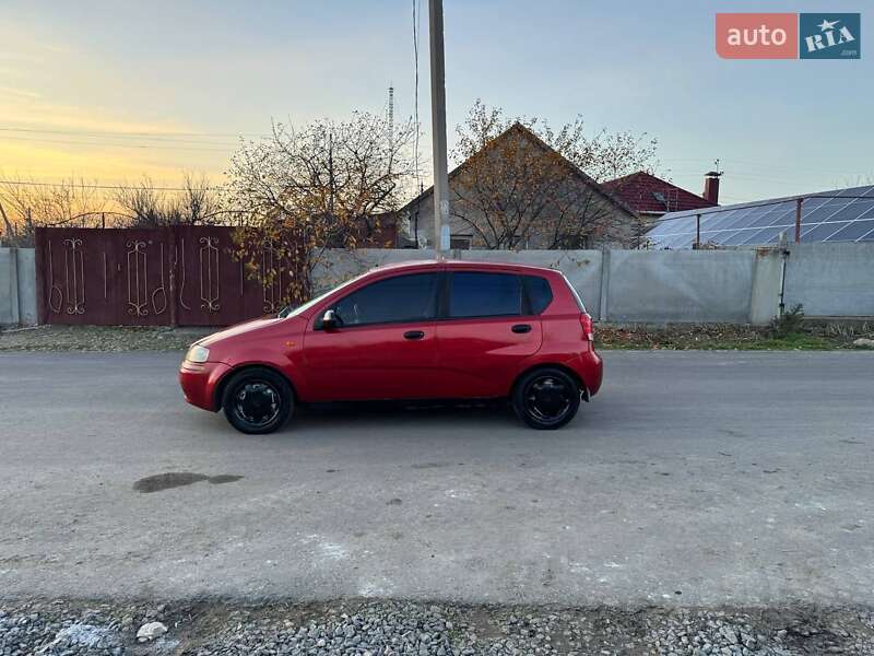 Хэтчбек Chevrolet Aveo 2005 в Николаеве фото 3 Хэтчбек Chevrolet Aveo 2005 в Николаеве