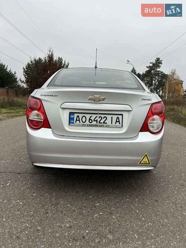 Седан Chevrolet Aveo 2012 в Киеве