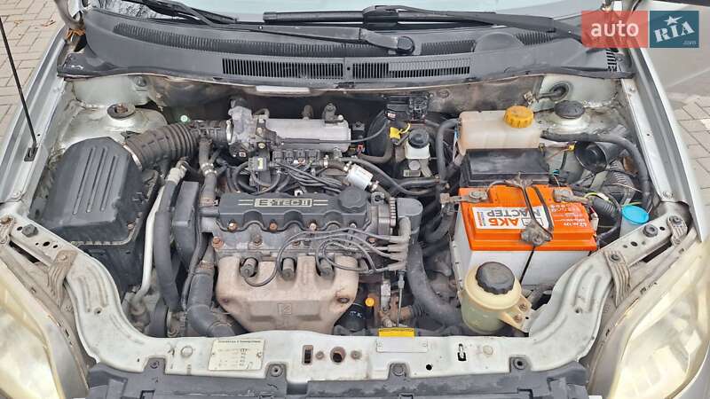 Седан Chevrolet Aveo 2006 в Запоріжжі