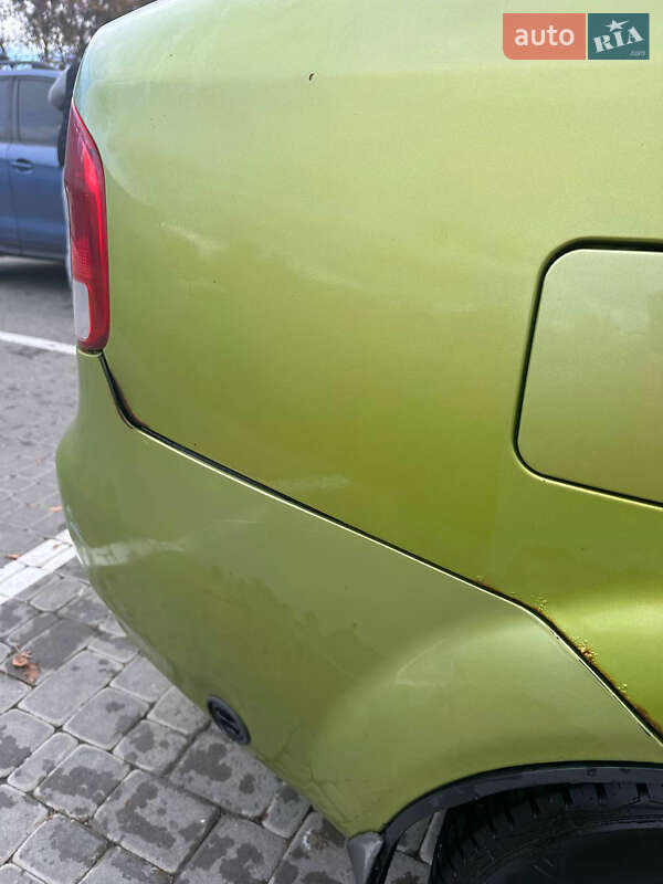 Седан Chevrolet Aveo 2004 в Харькове