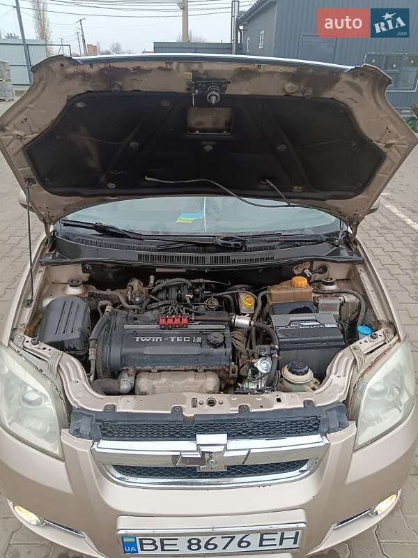 Седан Chevrolet Aveo 2007 в Новому Бузі