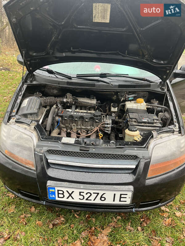 Хэтчбек Chevrolet Aveo 2006 в Полонном